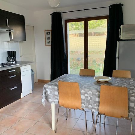 Gites "Entre Les Vignes" Tourreilles Экстерьер фото
